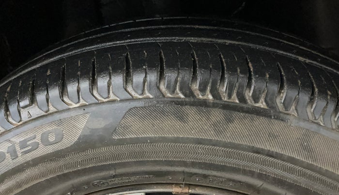 2022 Tata ALTROZ XE PETROL, Petrol, Manual, 26,076 km, Right Front Tyre Tread