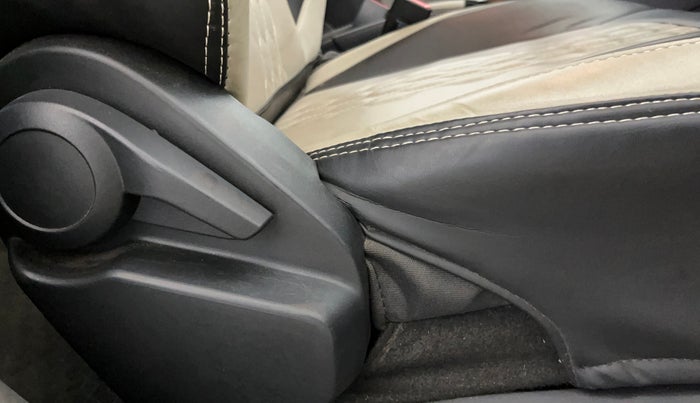 2022 Tata ALTROZ XE PETROL, Petrol, Manual, 26,076 km, Driver Side Adjustment Panel
