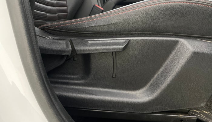 2020 KIA SONET GTX PLUS 1.5 AT, Diesel, Automatic, 50,745 km, Driver Side Adjustment Panel