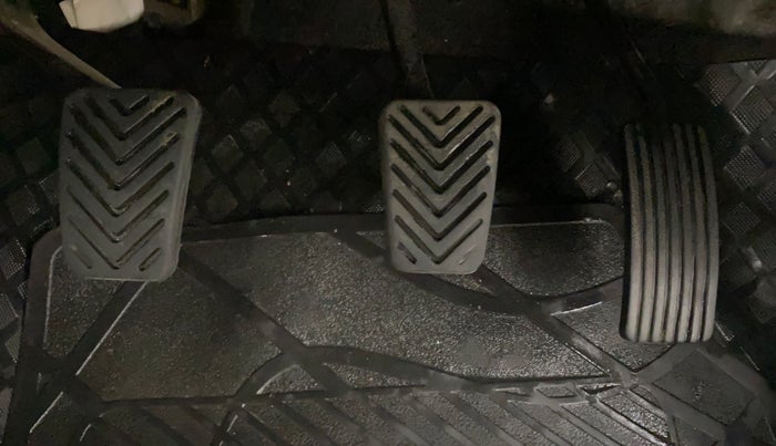 2014 Hyundai Eon D-LITE, Petrol, Manual, 76,437 km, Pedals