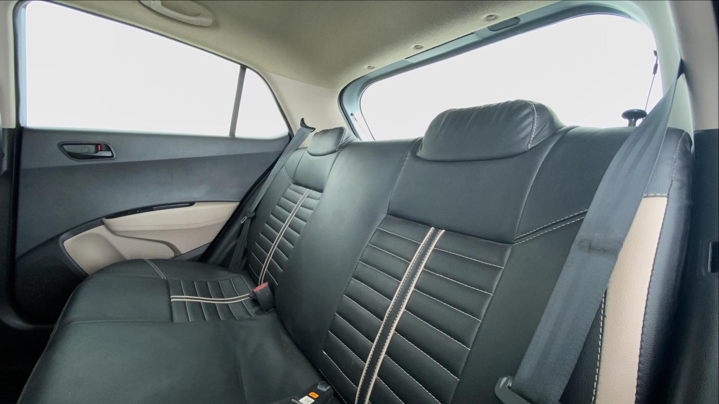 2019 Hyundai Grand i10 MAGNA 1.2 VTVT, CNG, Manual, 35,386 km, Right Side Rear Door Cabin
