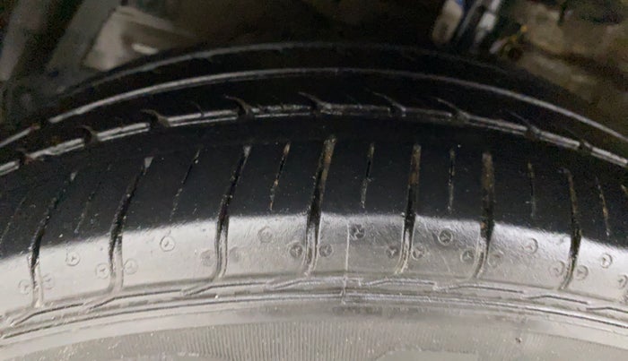 2021 Maruti Ciaz ZETA 1.5 SHVS MT PETROL, Petrol, Manual, 17,178 km, Left Front Tyre Tread
