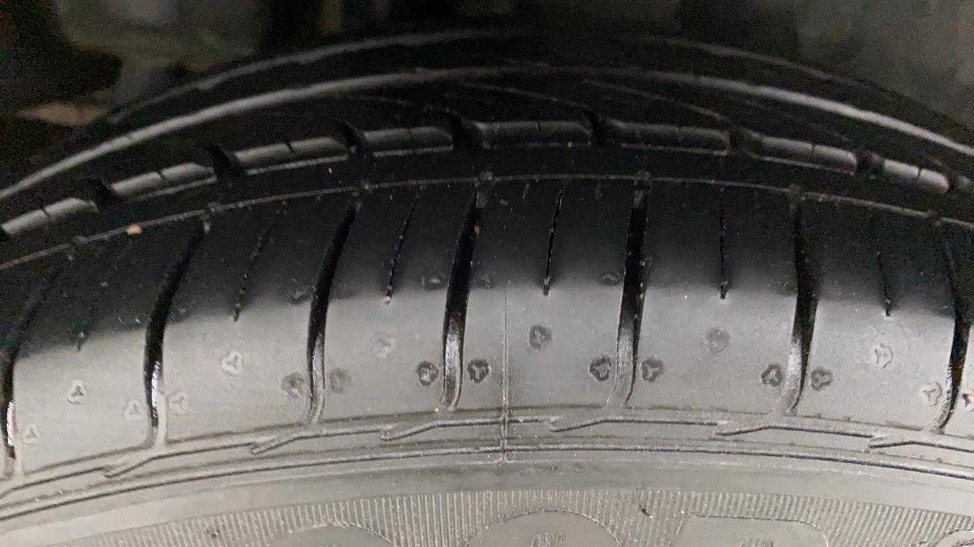 2021 Maruti Ciaz ZETA 1.5 SHVS MT PETROL, Petrol, Manual, 17,178 km, Right Rear Tyre Tread