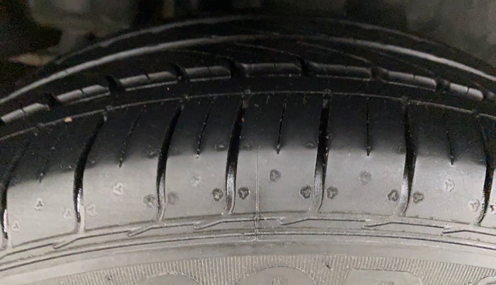 2021 Maruti Ciaz ZETA 1.5 SHVS MT PETROL, Petrol, Manual, 17,178 km, Right Rear Tyre Tread