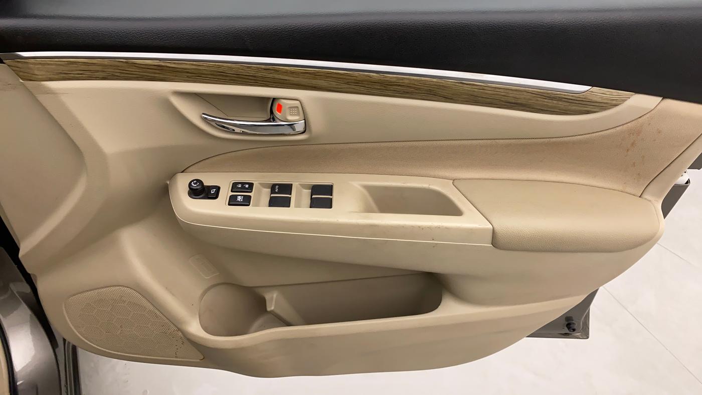 2021 Maruti Ciaz ZETA 1.5 SHVS MT PETROL, Petrol, Manual, 17,178 km, Driver Side Door Panels Control
