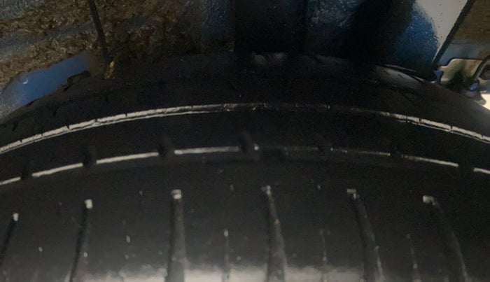 2019 Hyundai Grand i10 SPORTZ 1.2 KAPPA VTVT, Petrol, Manual, 27,746 km, Left Rear Tyre Tread