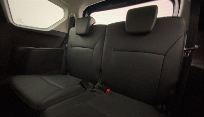 2022 Maruti XL6 ALPHA PLUS MT, Petrol, Manual, 19,231 km, Third Seat Row ( optional )