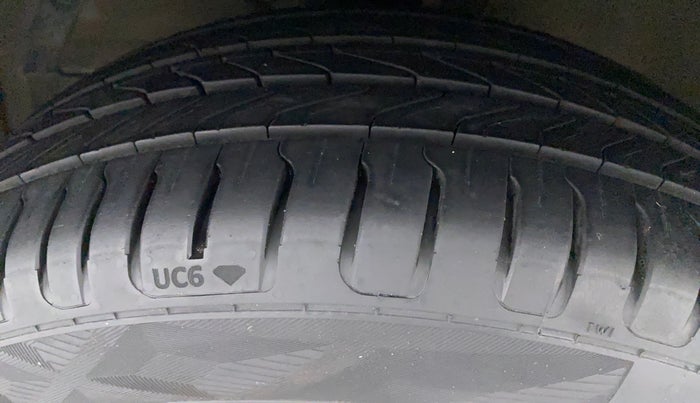 2022 Maruti XL6 ALPHA PLUS MT, Petrol, Manual, 19,231 km, Left Front Tyre Tread