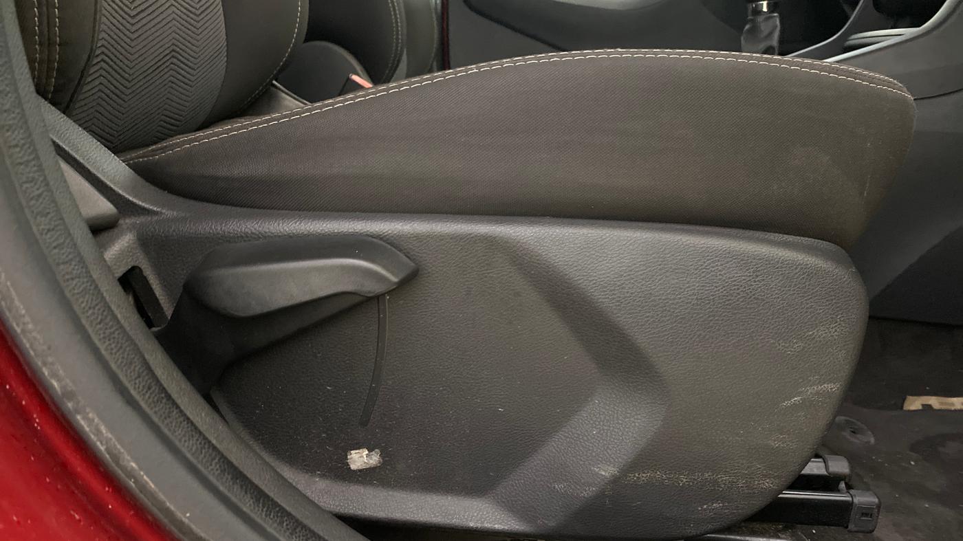 2017 Ford Figo Aspire TITANIUM 1.2 PETROL, Petrol, Manual, 16,501 km, Driver Side Adjustment Panel