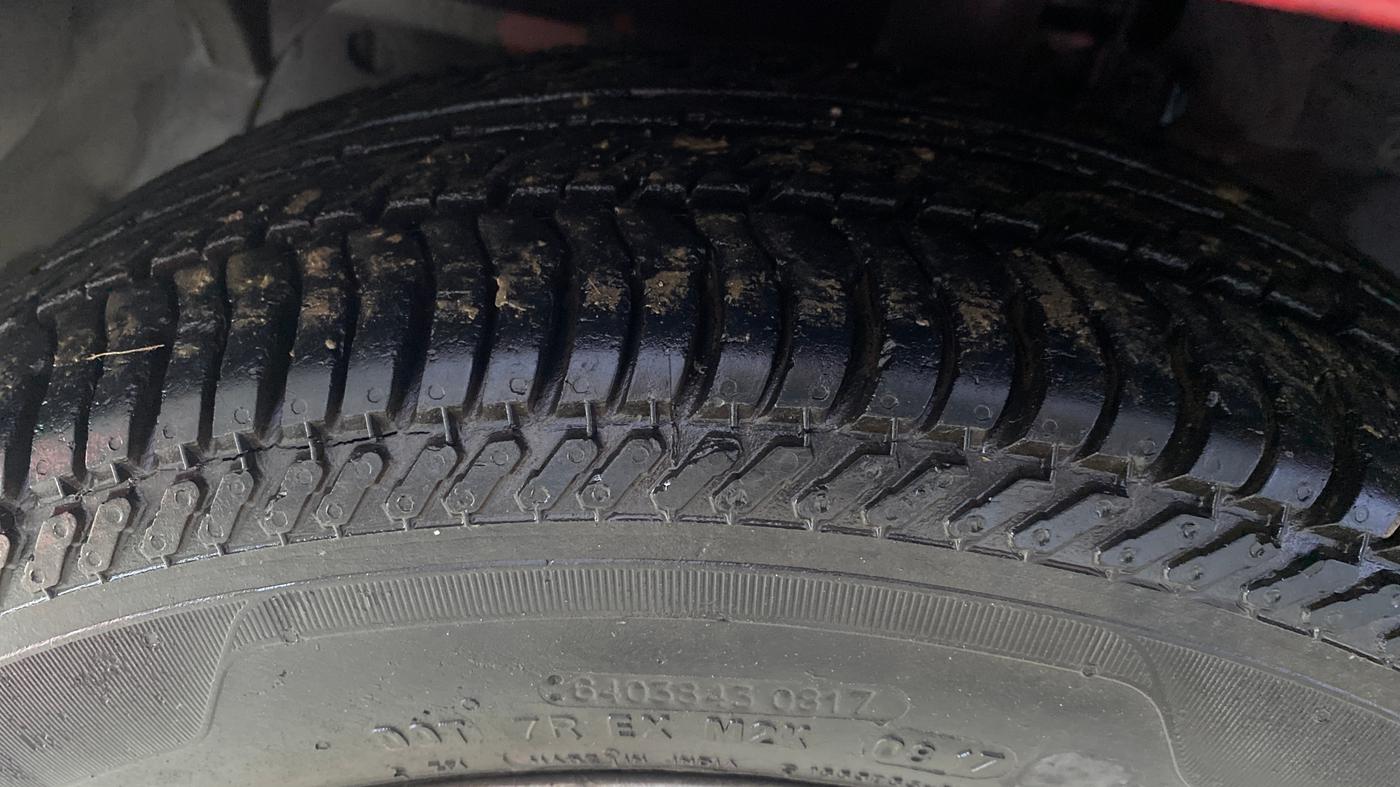 2017 Ford Figo Aspire TITANIUM 1.2 PETROL, Petrol, Manual, 16,501 km, Left Front Tyre Tread