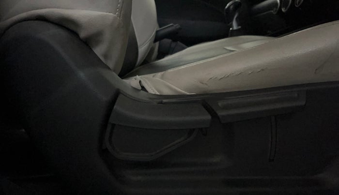 2020 Hyundai VENUE SX 1.0 TURBO, Petrol, Manual, 56,321 km, Driver Side Adjustment Panel