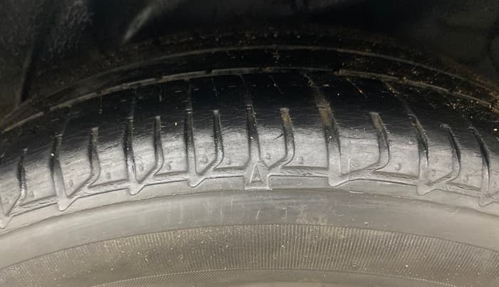 2016 Hyundai Verna 1.6 VTVT SX, Petrol, Manual, 66,390 km, Left Rear Tyre Tread