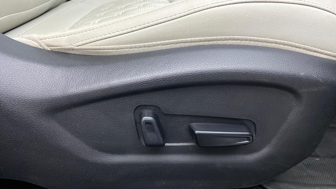 2020 KIA SELTOS HTX PLUS AT1.5 DIESEL, Diesel, Automatic, 11,476 km, Driver Side Adjustment Panel