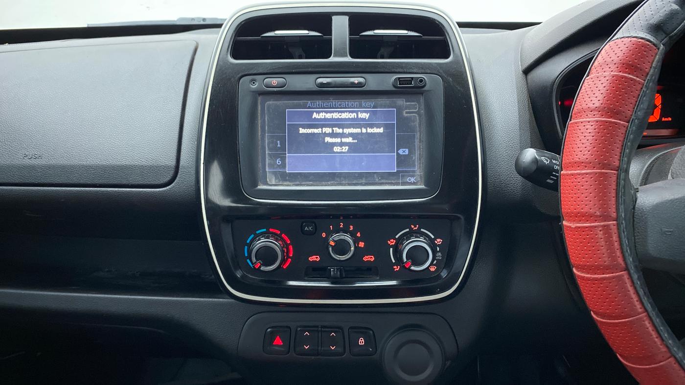 2017 Renault Kwid 1.0 RXT 02 Anniversary Edition, Petrol, Manual, 50,661 km, Air Conditioner