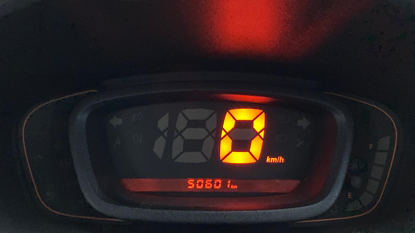 2017 Renault Kwid 1.0 RXT 02 Anniversary Edition, Petrol, Manual, 50,661 km, Odometer Image