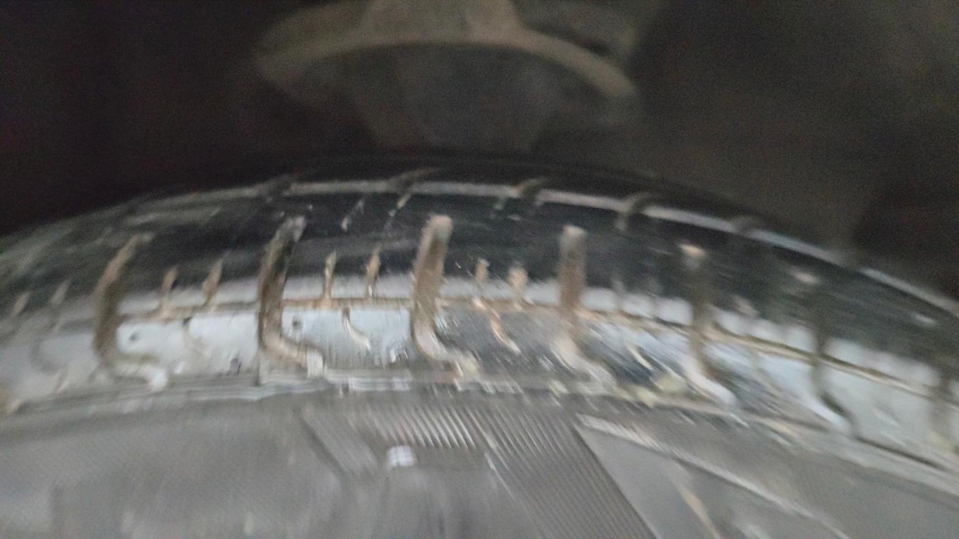 2013 Hyundai i10 MAGNA 1.1, Petrol, Manual, 64,531 km, Right Front Tyre Tread