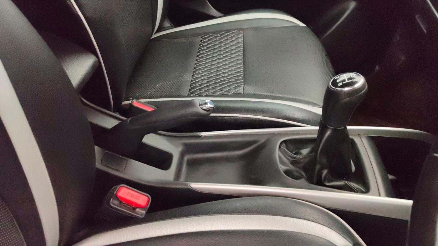 2017 Maruti Baleno ZETA PETROL 1.2, Petrol, Manual, 38,462 km, Gear Lever
