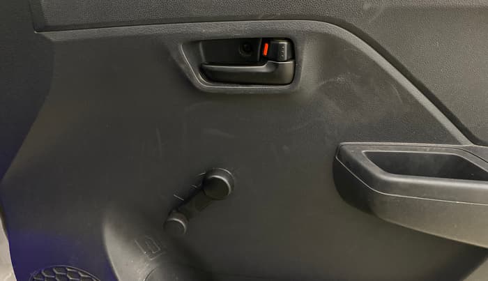 2022 Maruti Alto K10 LXI, Petrol, Manual, 16,508 km, Driver Side Door Panels Control