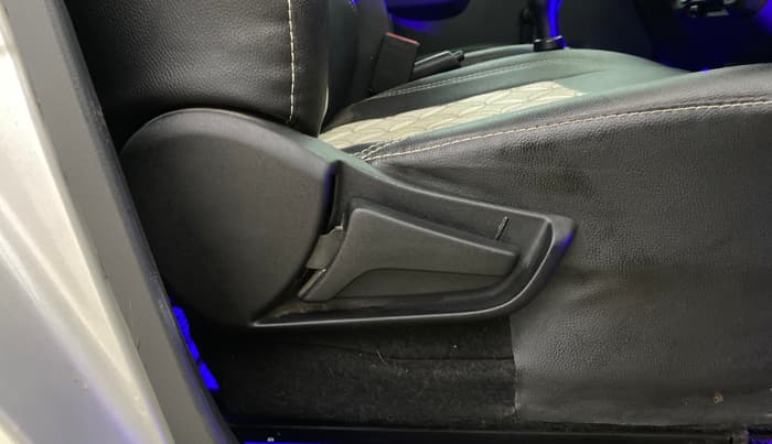 2022 Maruti Alto K10 LXI, Petrol, Manual, 16,508 km, Driver Side Adjustment Panel