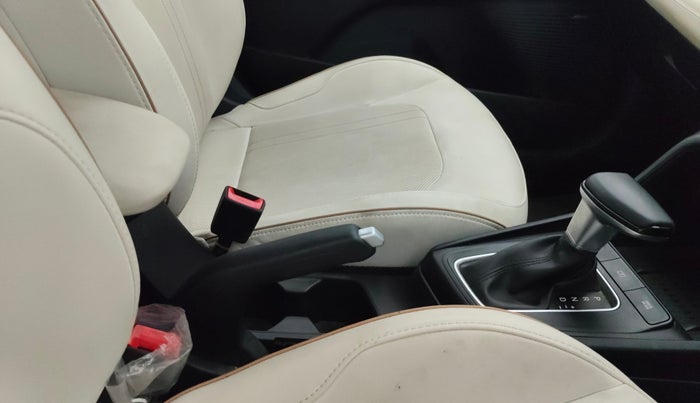 2025 Hyundai Verna SX(O) 1.5 MPI IVT , Petrol, Automatic, 1,398 km, Gear Lever