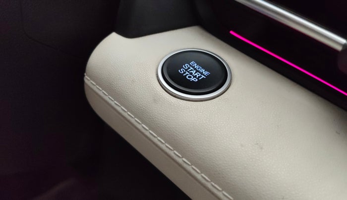 2025 Hyundai Verna SX(O) 1.5 MPI IVT , Petrol, Automatic, 1,398 km, Keyless Start/ Stop Button