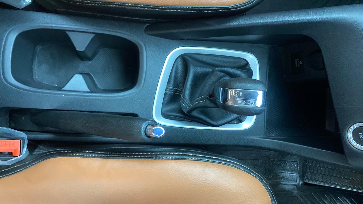 2024 Nissan MAGNITE N-Connecta B4D 1.0 Petrol AMT, Petrol, Automatic, 23,612 km, Gear Lever