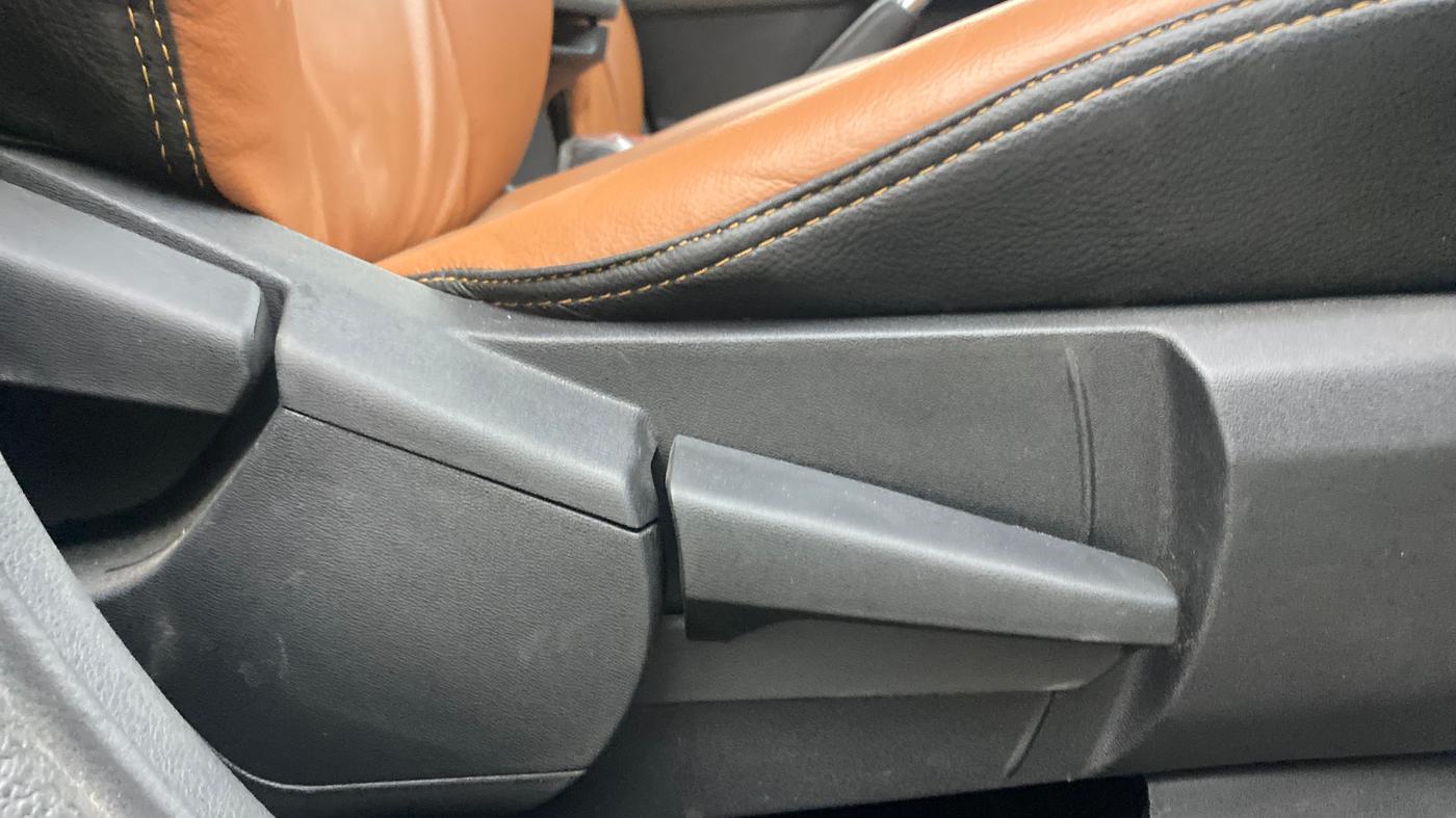 2024 Nissan MAGNITE N-Connecta B4D 1.0 Petrol AMT, Petrol, Automatic, 23,612 km, Driver Side Adjustment Panel