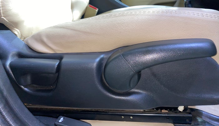2016 Honda City 1.5L I-VTEC V MT, Petrol, Manual, 58,134 km, Driver Side Adjustment Panel