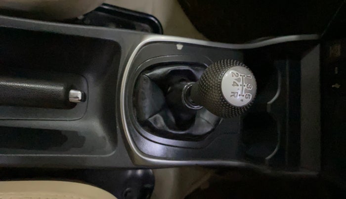 2016 Honda City 1.5L I-VTEC V MT, Petrol, Manual, 58,134 km, Gear Lever