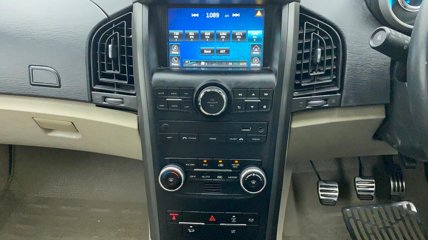 2016 Mahindra XUV500 W10 FWD, Diesel, Manual, 63,531 km, Air Conditioner
