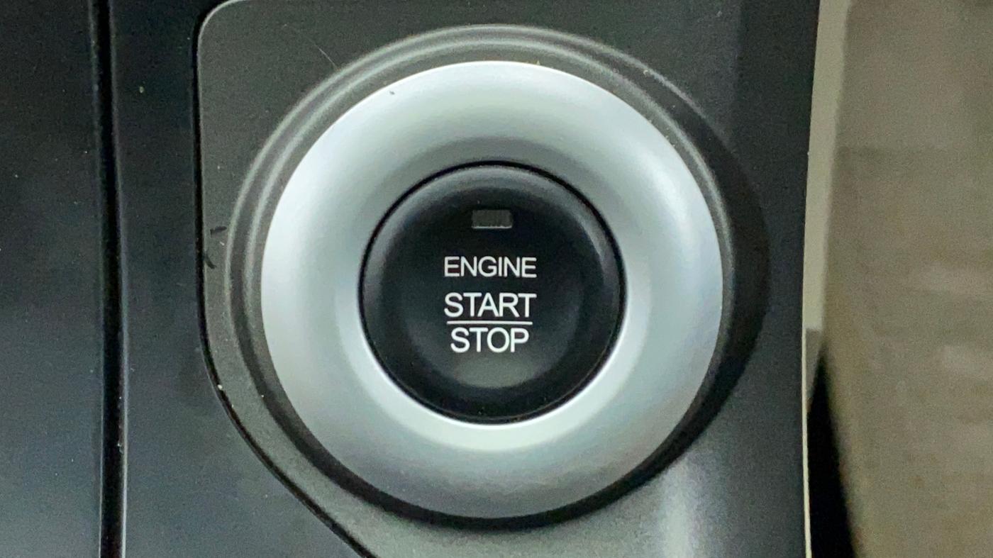 2016 Mahindra XUV500 W10 FWD, Diesel, Manual, 63,531 km, Keyless Start/ Stop Button