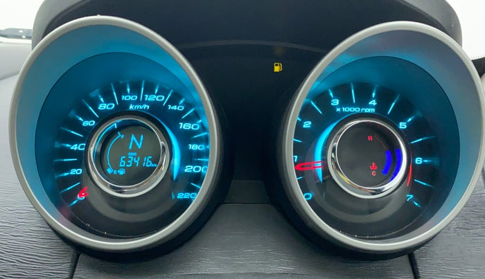 2016 Mahindra XUV500 W10 FWD, Diesel, Manual, 63,531 km, Odometer Image