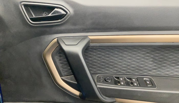 2021 Renault Kiger RXT AMT, Petrol, Automatic, 34,585 km, Driver Side Door Panels Control