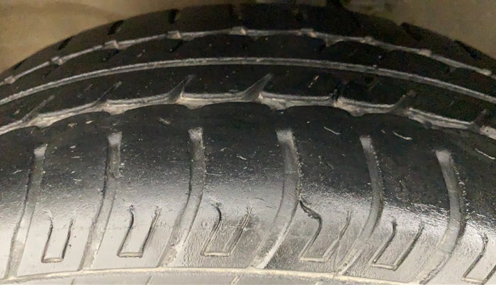 2018 Maruti Wagon R 1.0 VXI AMT, Petrol, Automatic, 39,860 km, Left Front Tyre Tread