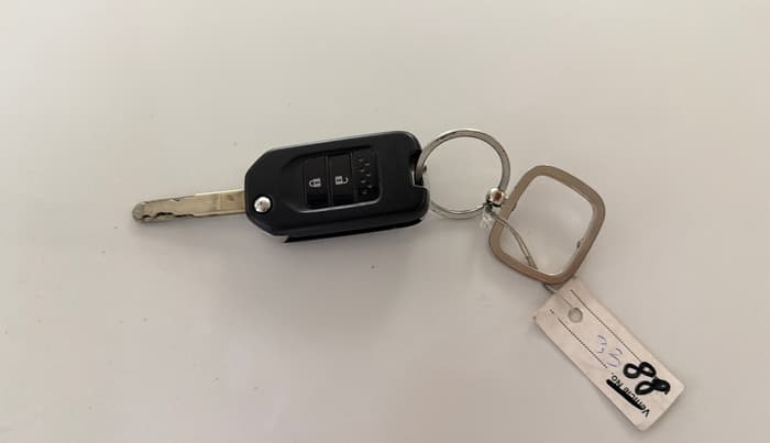 2022 Honda WR-V 1.2L I-VTEC SV MT, Petrol, Manual, 35,105 km, Key Close Up