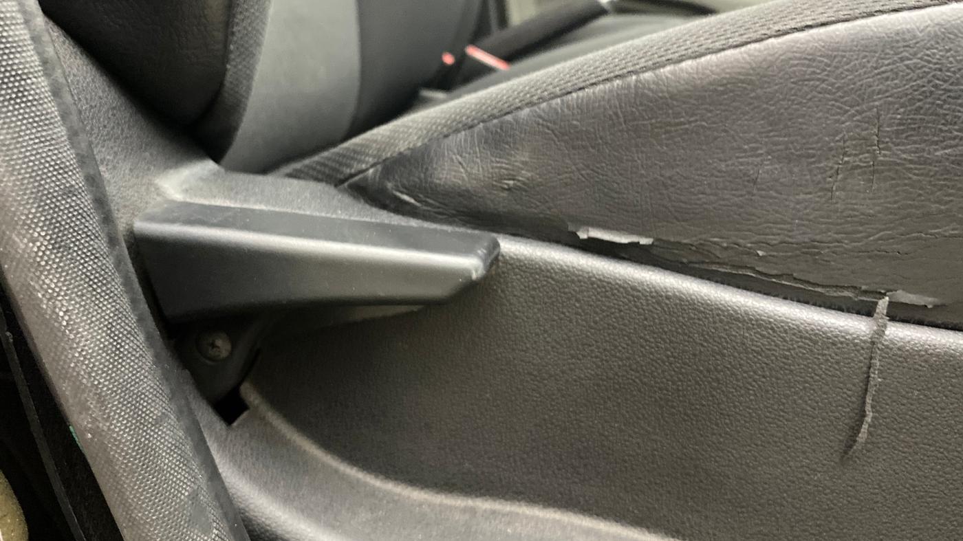 2017 Tata Tiago XM PETROL, Petrol, Manual, 1,07,041 km, Driver Side Adjustment Panel