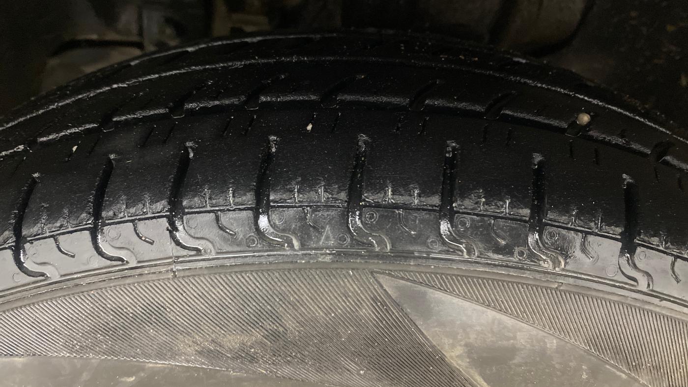 2017 Tata Tiago XM PETROL, Petrol, Manual, 1,07,041 km, Left Front Tyre Tread