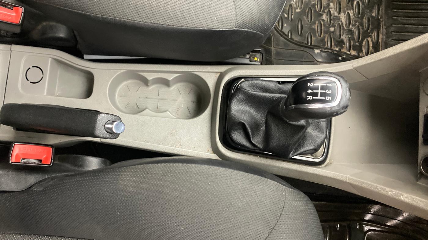 2017 Tata Tiago XM PETROL, Petrol, Manual, 1,07,041 km, Gear Lever