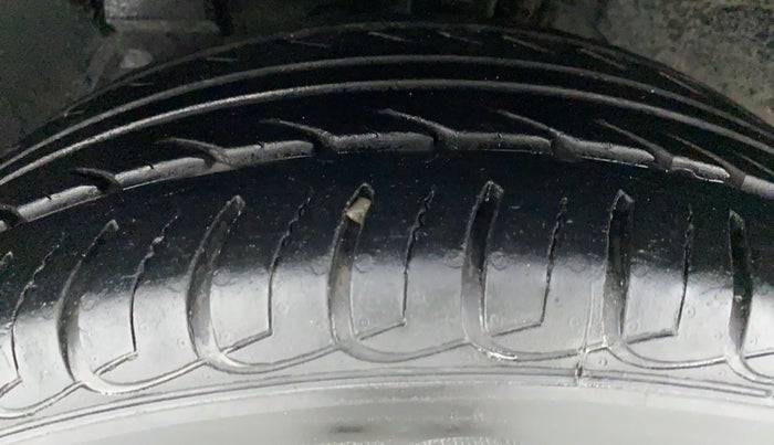 2018 Ford Ecosport 1.5 TITANIUM PLUS TI VCT AT, CNG, Automatic, 18,851 km, Left Front Tyre Tread