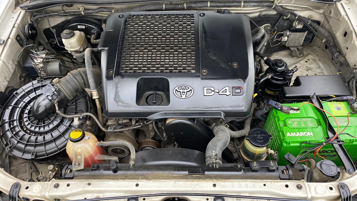 2012 Toyota Fortuner 3.0 MT 4X4, Diesel, Manual, 1,85,354 km, Open Bonet
