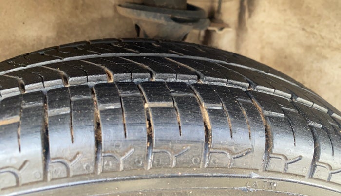 2019 Maruti Alto 800 LXI, Petrol, Manual, 54,297 km, Left Front Tyre Tread