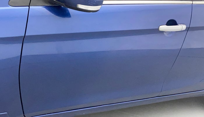 2018 Maruti Ciaz DELTA 1.5 SHVS MT PETROL, Petrol, Manual, 64,538 km, Front passenger door - Paint has faded