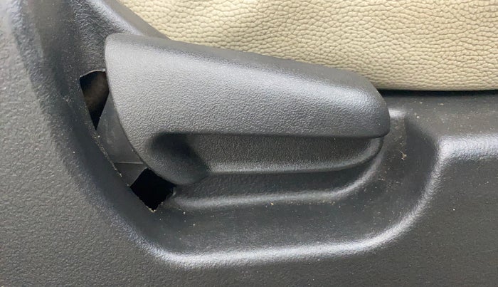 2016 Maruti Wagon R 1.0 VXI AMT, Petrol, Automatic, 49,802 km, Driver Side Adjustment Panel