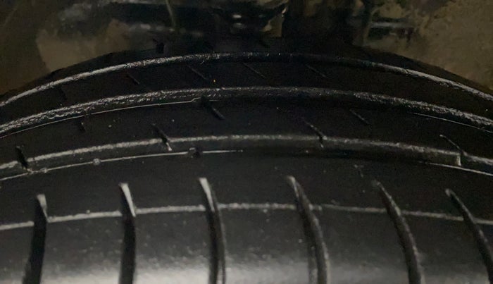 2016 Maruti Wagon R 1.0 VXI AMT, Petrol, Automatic, 49,802 km, Right Front Tyre Tread