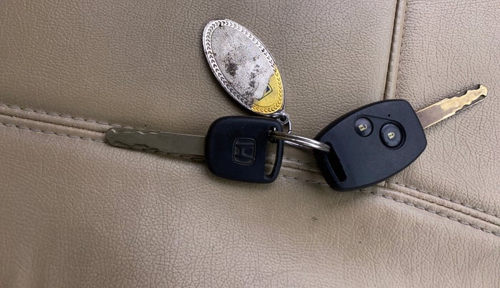 2014 Honda Amaze 1.2L I-VTEC VX AT, Petrol, Automatic, 63,431 km, Key Close Up