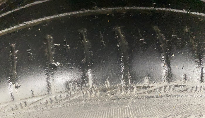 2014 Honda Amaze 1.2L I-VTEC VX AT, Petrol, Automatic, 63,431 km, Left Front Tyre Tread