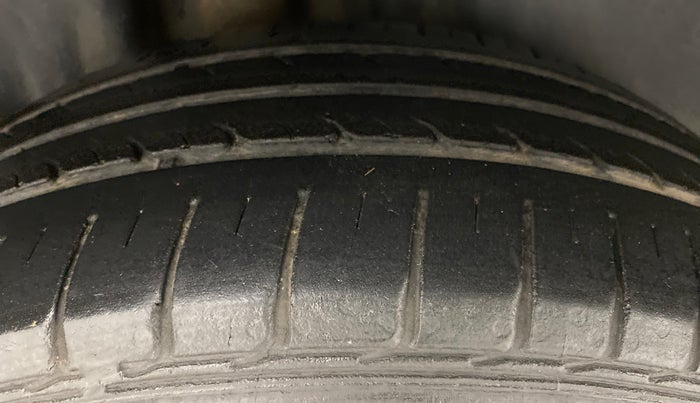 2012 Volkswagen Polo HIGHLINE1.2L DIESEL, Diesel, Manual, 85,034 km, Right Rear Tyre Tread