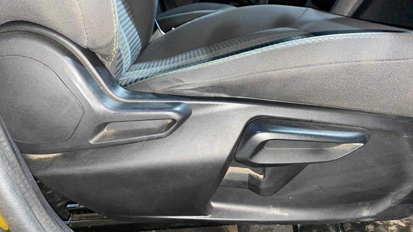 2022 Tata TIAGO NRG XZ MT, Petrol, Manual, 28,771 km, Driver Side Adjustment Panel