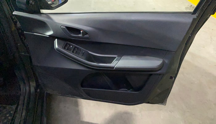 2022 Tata TIAGO NRG XZ MT, Petrol, Manual, 28,771 km, Driver Side Door Panels Control