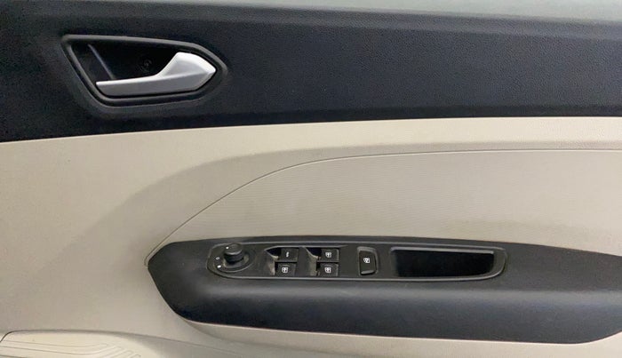 2022 Renault TRIBER RXZ, Petrol, Manual, 43,677 km, Driver Side Door Panels Control